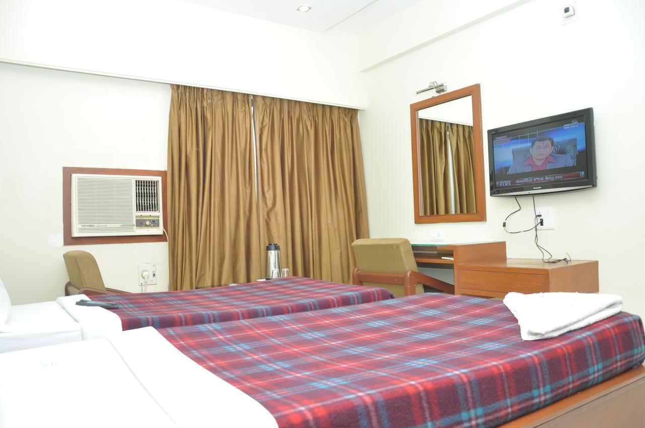 Hotel Pavani Residency Nellore Bagian luar foto